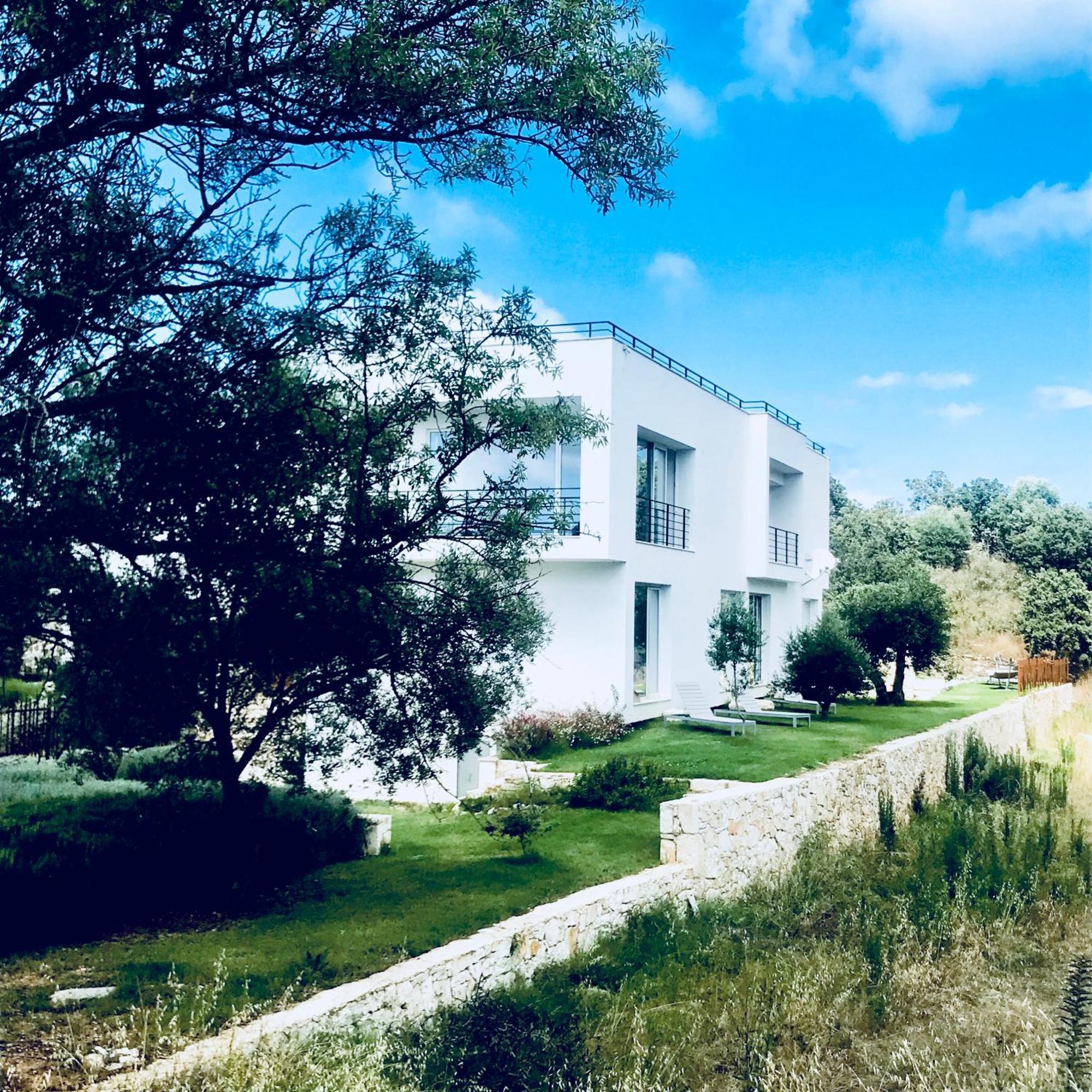 Voukithro Villa *